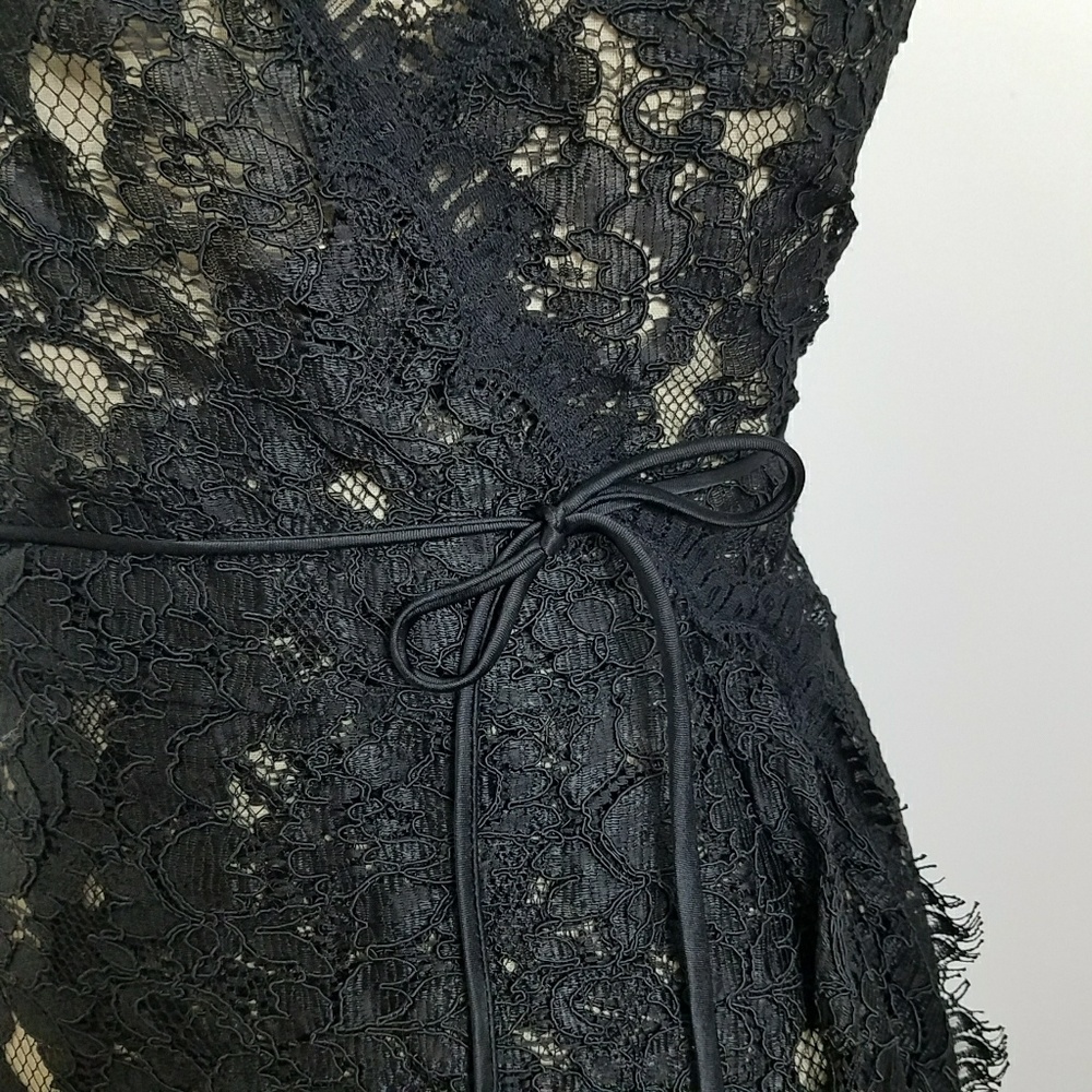 DVF Spaghetti Straps Blk Lace Wrap Dress Size 2 - Picture 3 of 7